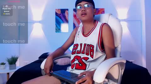 Thiago online show from April 8, 11:41 pm