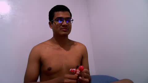 thiagovega_ online show from April 20, 3:31 am