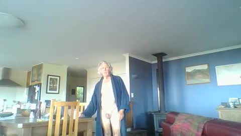 Snapshot of thickcockat71 chatting on October 4, 7:44 pm Thickcockat71 online show from October 4, 7:44 pm