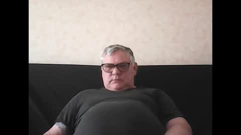 Thierrysymp online show from December 31, 9:21 am