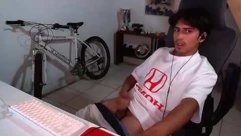 Snapshot of thieves_us chatting on October 18, 5:11 am thieves_us online show from October 18, 5:11 am