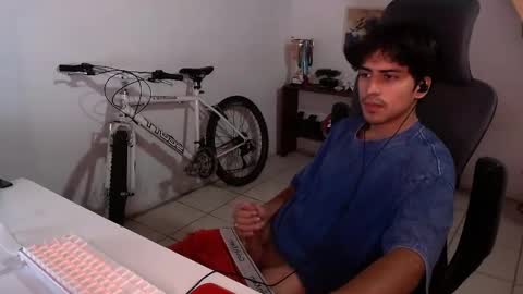 Snapshot of thieves_us chatting on October 25, 10:43 pm thieves_us online show from October 25, 10:43 pm