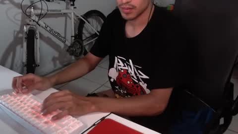 Snapshot of thieves_us chatting on October 9, 4:51 am thieves_us online show from October 9, 4:51 am