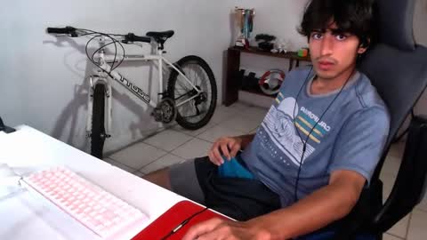 Snapshot of thieves_us chatting on September 10, 6:53 pm thieves_us online show from September 10, 6:53 pm