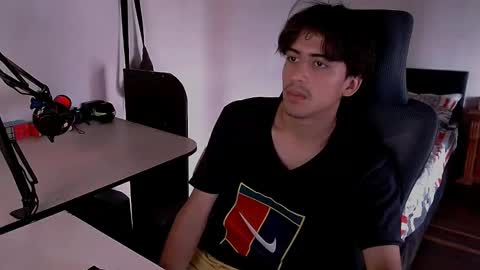 Snapshot of thieves_us chatting on December 2, 5:54 pm thieves_us online show from December 2, 5:54 pm