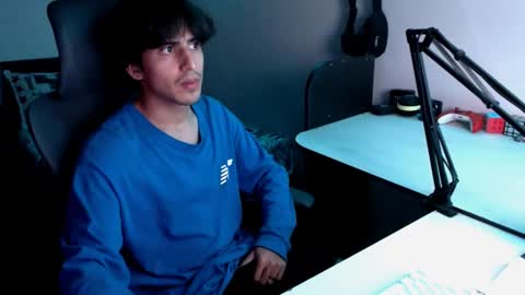 Snapshot of thieves_us chatting on February 24, 5:11 am thieves_us online show from February 24, 5:11 am