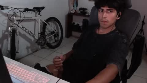 Snapshot of thieves_us chatting on October 12, 5:44 am thieves_us online show from October 12, 5:44 am