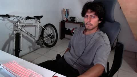 Snapshot of thieves_us chatting on September 30, 9:14 pm thieves_us online show from September 30, 9:14 pm