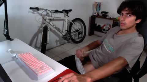 Snapshot of thieves_us chatting on September 22, 10:47 pm thieves_us online show from September 22, 10:47 pm