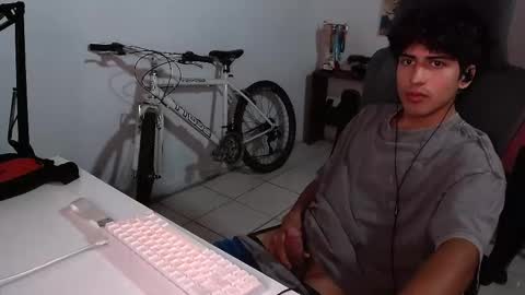 Snapshot of thieves_us chatting on October 21, 5:45 am thieves_us online show from October 21, 5:45 am