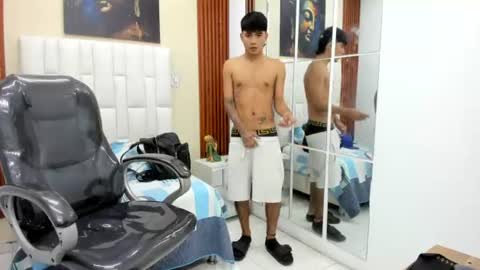  THIAGO COLLINS  online show from July 1, 10:40 pm