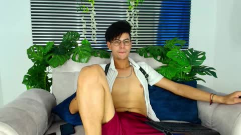 Thiago Saenzz online show from March 3, 6:15 pm