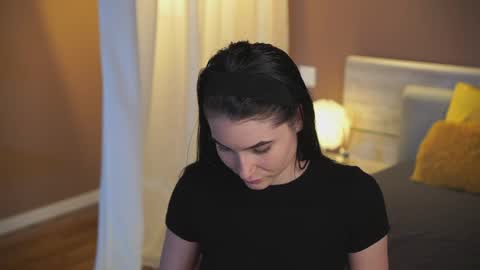 Lilly online show from April 19, 6:10 pm