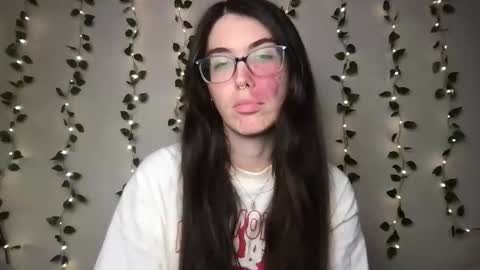 thistlefernsby online show from November 9, 5:22 am