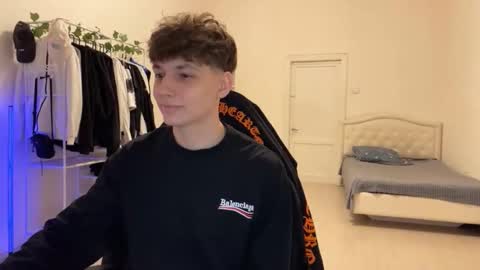 Thomas Hill online show from November 22, 8:18 pm