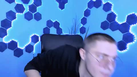 Thomas online show from February 27, 8:01 pm