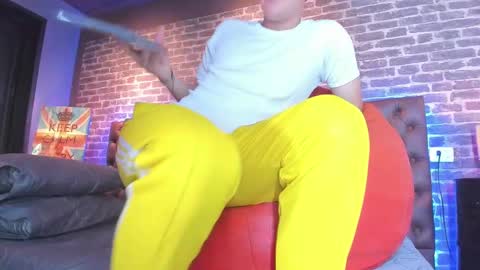 ---Thomas--- online show from February 21, 4:18 am