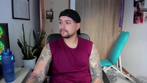 Thomas online show from December 3, 8:53 pm