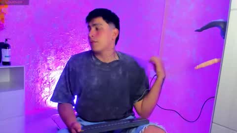 Thomas and Faon  online show from March 30, 5:18 am