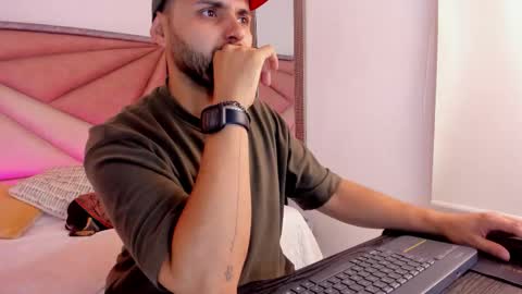 thomasdavila online show from October 22, 2:15 am