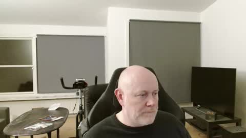 thomash32 online show from October 16, 8:51 pm