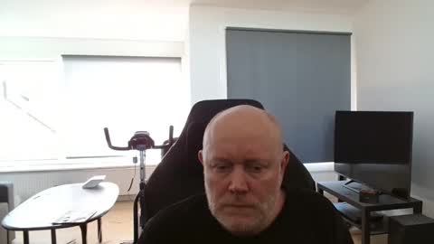 thomash32 online show from September 26, 12:57 pm