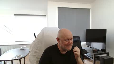 thomash32 online show from September 11, 10:16 am