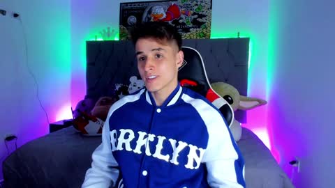 Thom Klein online show from February 4, 6:38 pm