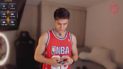 Thom Klein online show from February 26, 8:34 pm