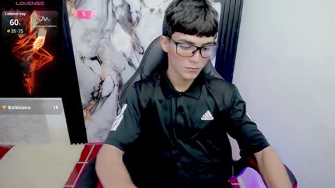 Thomas online show from December 5, 3:17 am