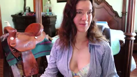 ThornburyRose online show from March 23, 6:35 pm