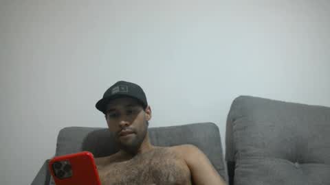 Snapshot of throwawayyourgun chatting on January 25, 6:13 pm Luka online show from January 25, 6:13 pm