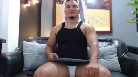 Snapshot of tiago__andrade chatting on October 28, 3:07 am tiago andrade online show from October 28, 3:07 am