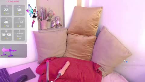 Snapshot of tiana_glow chatting on October 4, 12:30 am tihana online show from October 4, 12:30 am