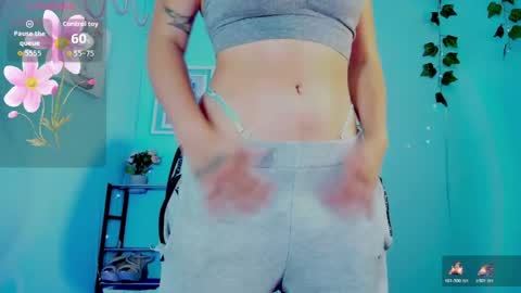 tiana_hiils online show from April 27, 1:19 pm