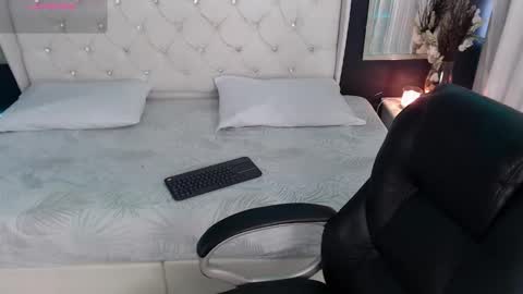 Snapshot of tiana_scot chatting on September 17, 12:19 pm LIA online show from September 17, 12:19 pm