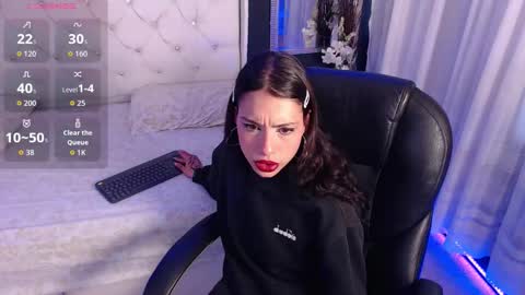 Snapshot of tiana_scot chatting on October 9, 1:27 pm LIA online show from October 9, 1:27 pm