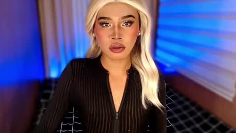Snapshot of tiara_perezx chatting on October 23, 4:08 pm Sam online show from October 23, 4:08 pm