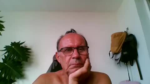 tiaretiareopui online show from November 15, 9:44 am