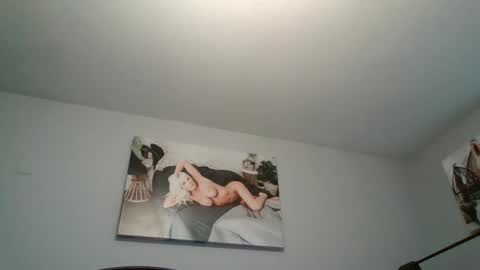 Snapshot of ticklemepink696969 chatting on March 3, 7:39 pm ticklemepink696969 online show from March 3, 7:39 pm