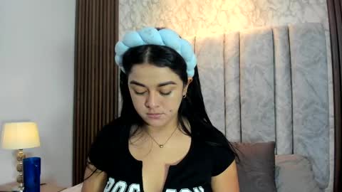 Snapshot of tifany__ross chatting on October 7, 8:49 pm Tiff3 online show from October 7, 8:49 pm