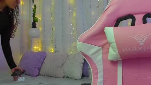 Tiffany online show from March 9, 3:11 am