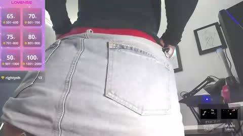 Snapshot of tiffany_teressa chatting on February 15, 4:47 am tiffany theressa online show from February 15, 4:47 am