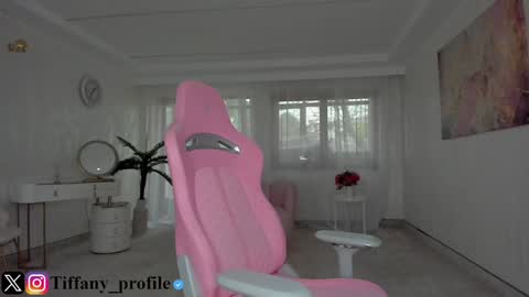 Tiffany Houston online show from November 8, 7:22 am