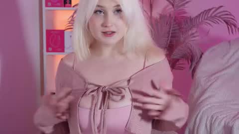 tiffanyjons online show from March 17, 6:13 pm