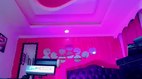 tiffanymackensyy69 online show from April 5, 12:29 am