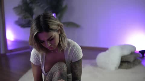 Ilaria online show from October 7, 6:42 am