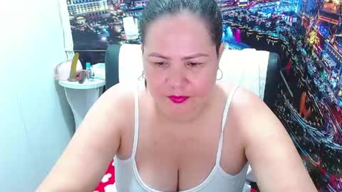 Tila online show from May 8, 7:41 pm