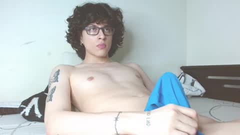 timmy  independent model  help me reach 50 thumbs up pls online show from March 3, 3:11 pm