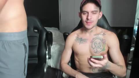 Snapshot of timothy_eliot chatting on March 6, 8:09 am wanna play bareback uncut colombian couple new twink bbk online show from March 6, 8:09 am
